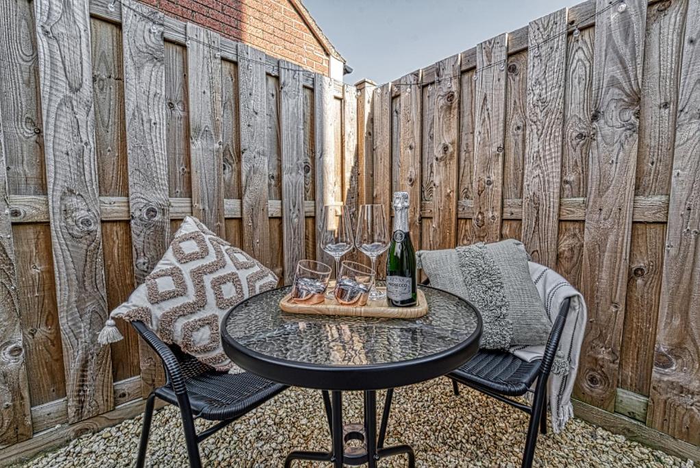 Guest Homes - Watledge House Apartment Tewkesbury Extérieur photo